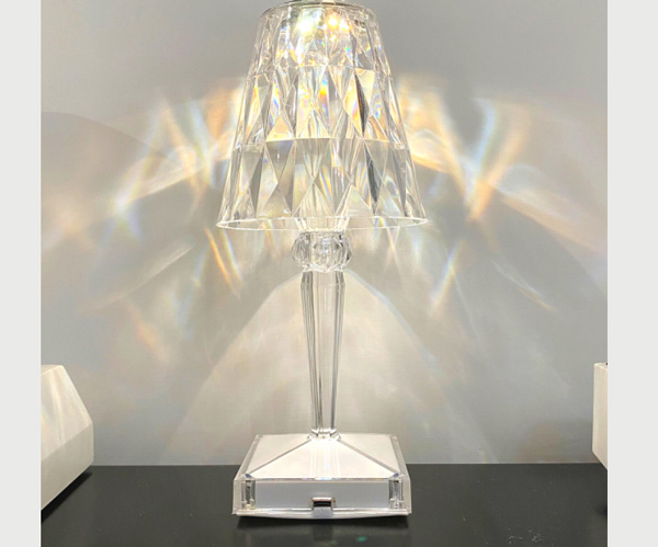 lampada da tavolo effetto cristallo